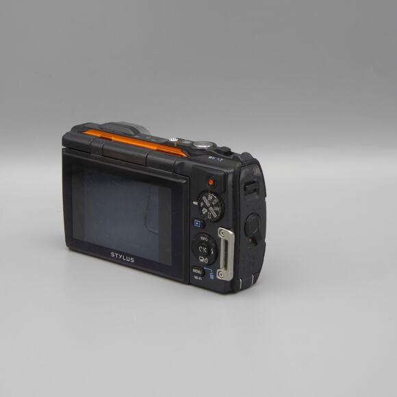 Olympus Stylus Tough TG-860 Digital Camera | 16MP | Flip screen - Picture 6 of 6